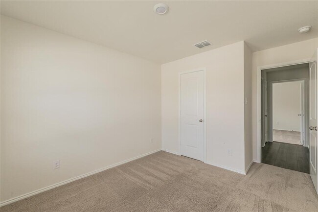 Building Photo - 1705 Avery Pointe Dr
