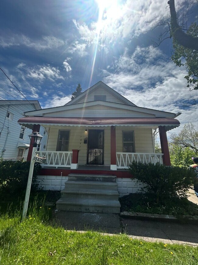 Primary Photo - Section 8 Accepted! Cozy 3-bedroom home, p...