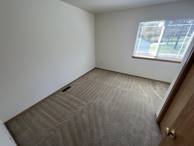 Building Photo - 3709 87th Ave NE