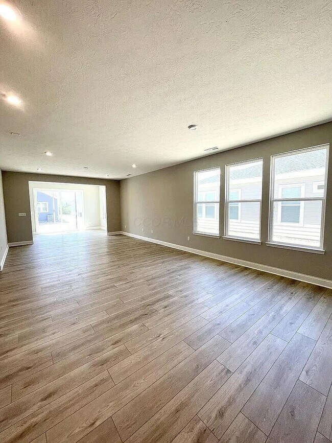Building Photo - 1254 Fairstone Dr