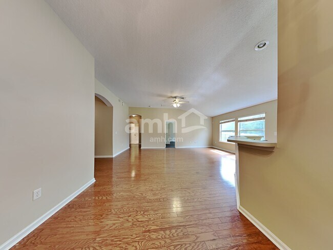 Building Photo - 2140 Creekmont Drive