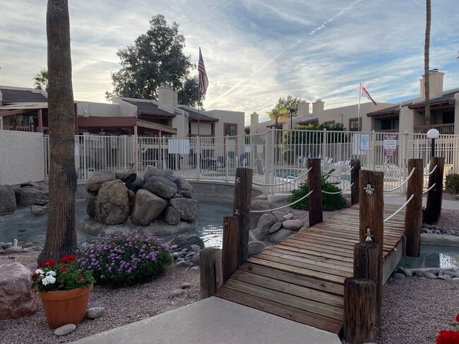 Building Photo - $1,550 2-3 Bedroom For Lease With Community Heated Pool & Spa in 85207!