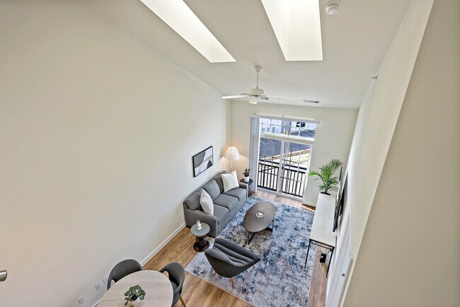 Building Photo - 1800 Diagonal Rd