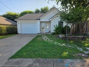 Building Photo - 121 Amelia Ct