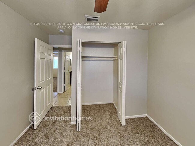 Building Photo - 7844 E Glade Ave