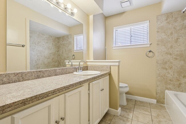 Building Photo - 10015 Warwana Rd