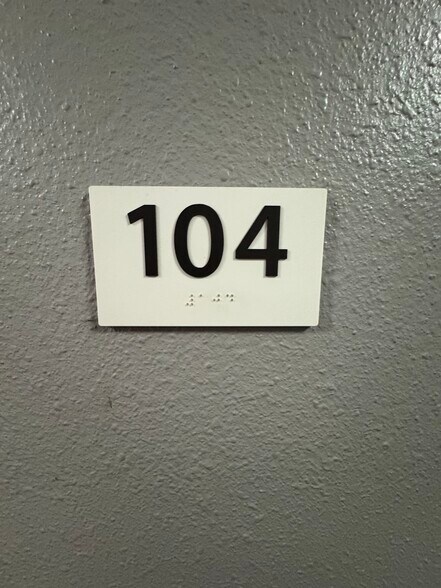 Building Photo - 1400 Edgemont