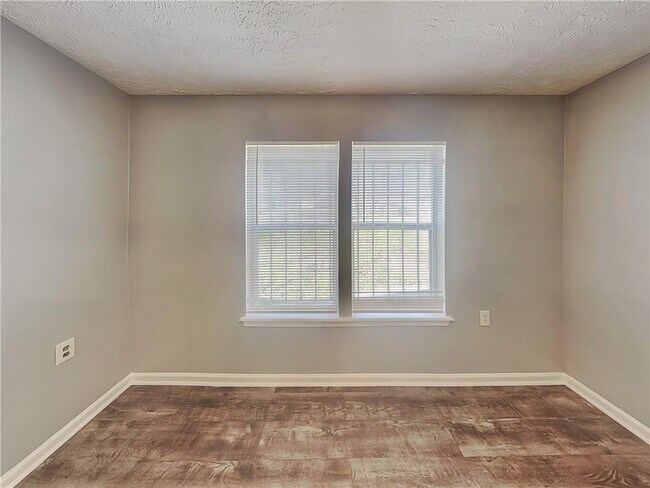 Building Photo - 249 Chappell Rd NW