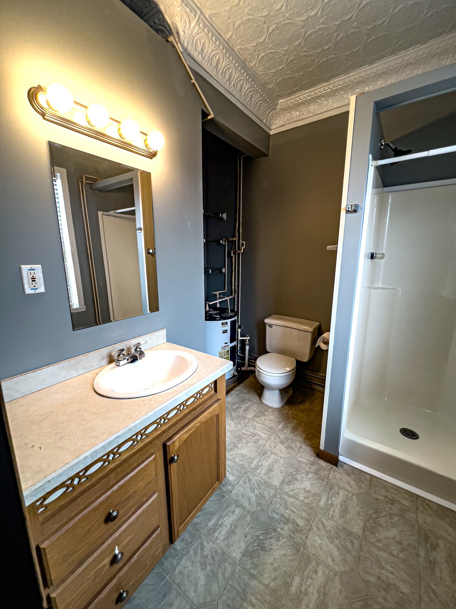 Studio Apartment Bathroom - 15 Park Cir