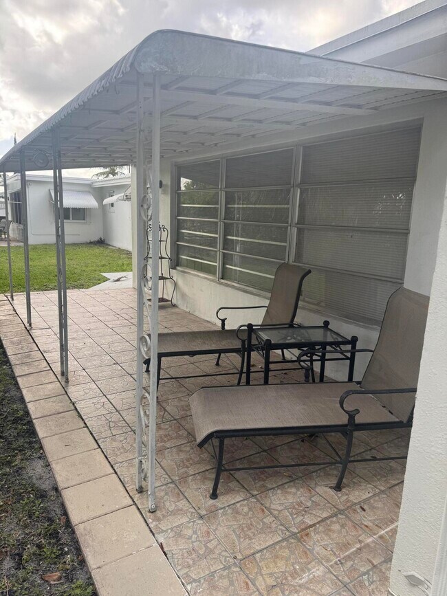 Building Photo - 100 NW 27th St