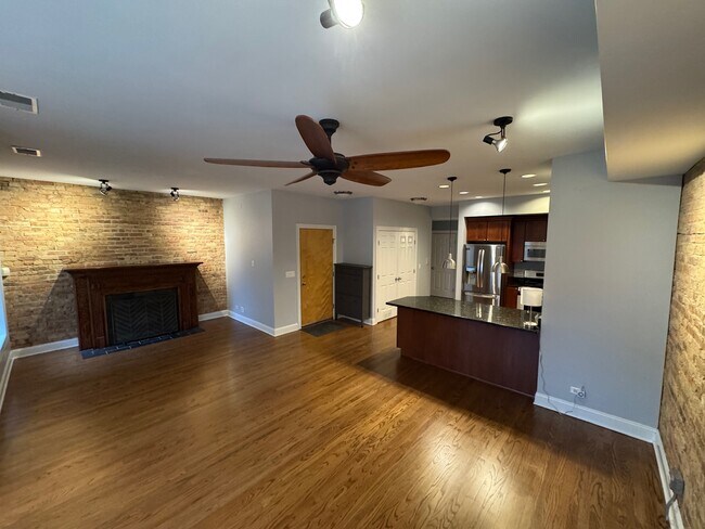 Building Photo - 4635 N Malden St