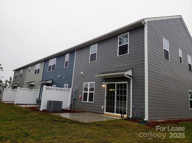 Building Photo - 543 San Marco Dr