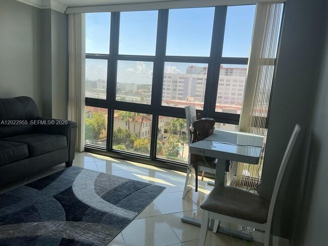 Building Photo - 2017 S Ocean Dr