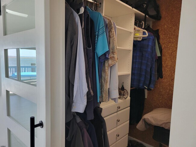 Building Photo - 8601 Fulton Ave