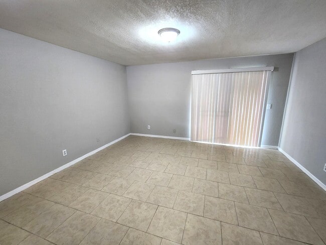 Building Photo - 103 Booth Ln