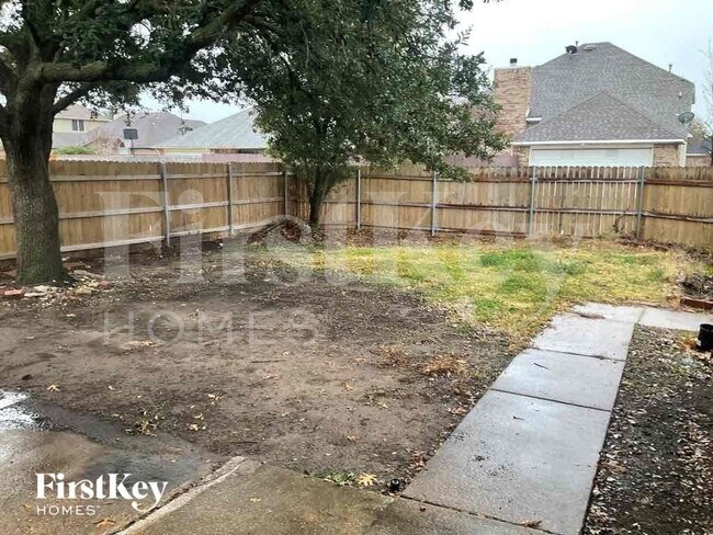 Building Photo - 2329 Bent Brook Dr