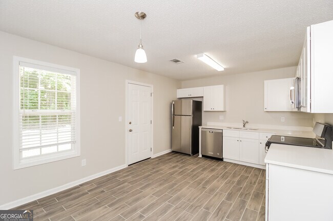 Building Photo - 66 Olde Town Way