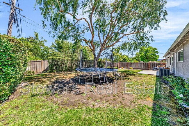 Building Photo - 8365 Lucania St