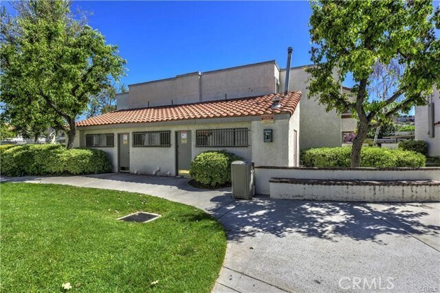 Building Photo - 25031 Peachland Ave