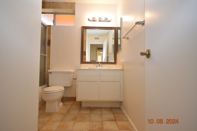 Building Photo - 4354 Thorndale Pl
