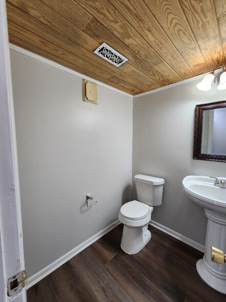 Building Photo - 12730 Woodside Ln