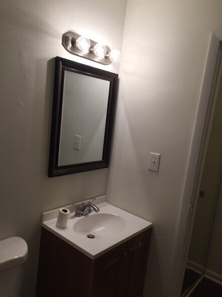 Building Photo - 920 Jonathon Ct