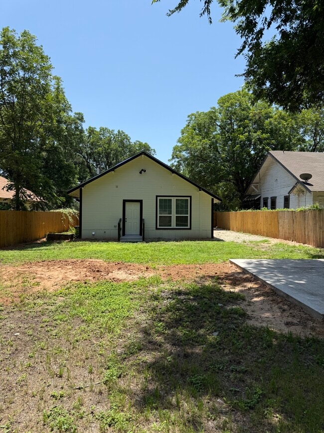 Building Photo - 1111 Brook Ave