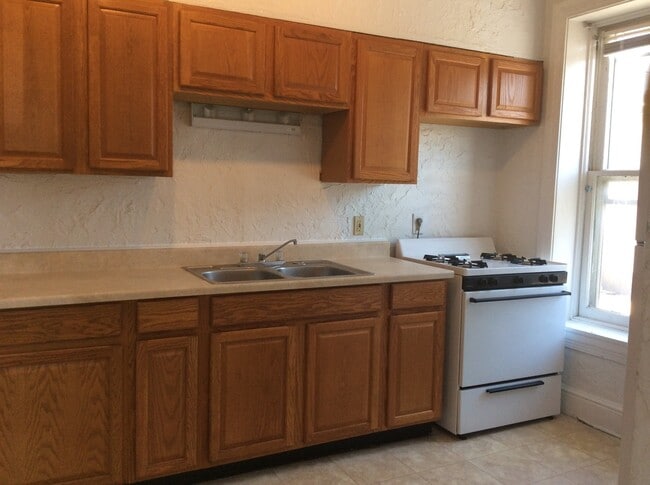Building Photo - 2 Bedroom Apartment-York City SD