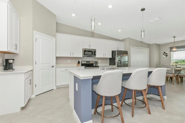Building Photo - 12550 Galapagos Ct