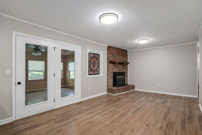 Building Photo - 972 N Boston Ln