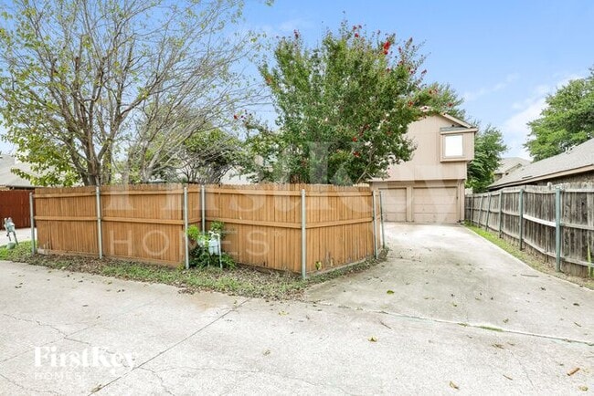 Building Photo - 709 White Oak St
