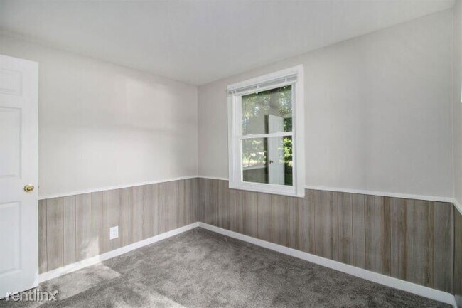 Building Photo - 2 br, 1 bath Duplex - 4214 Branch Ave