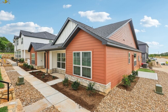 Building Photo - 629 Canvas Ave