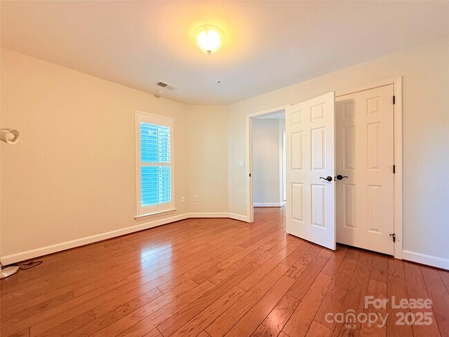 Building Photo - 1133 Torrence Cir