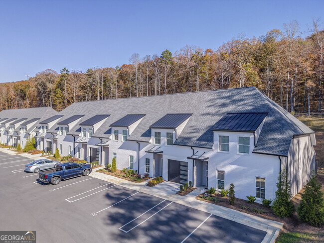 Building Photo - 93 Chateau Dr SE