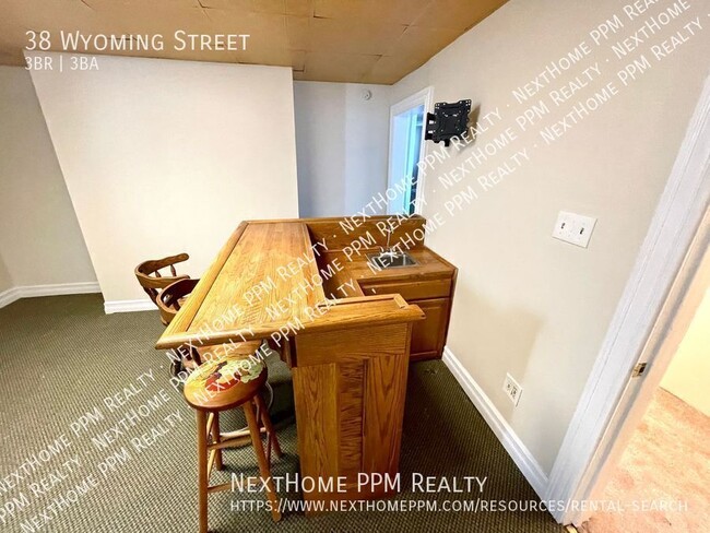 Building Photo - 38 Wyoming St