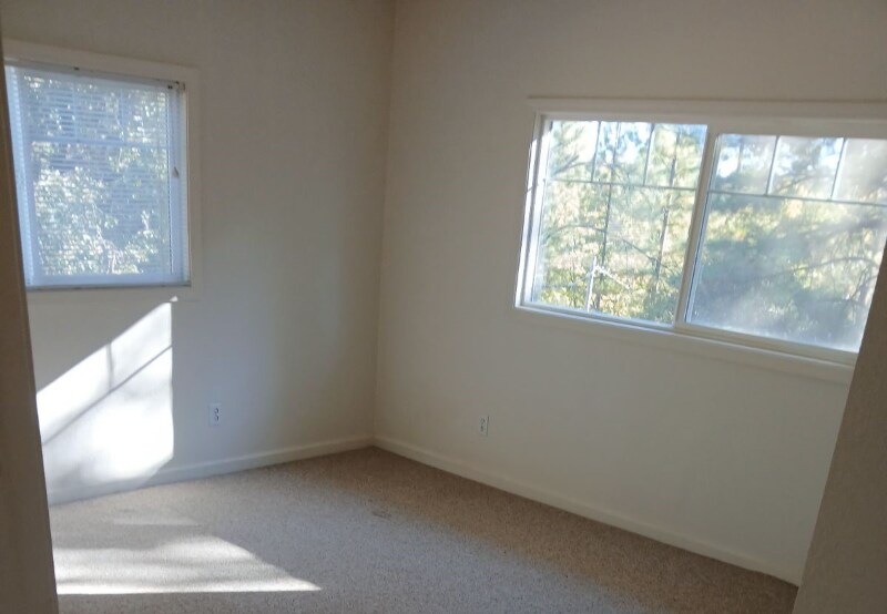Building Photo - 17501 Tannery Ln