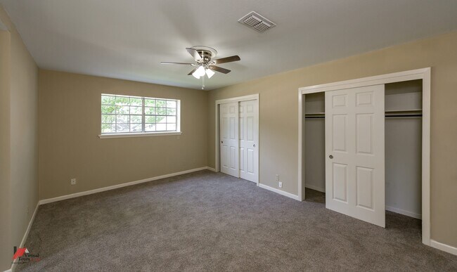 Building Photo - Move in Special 1k off the First Months Rent!