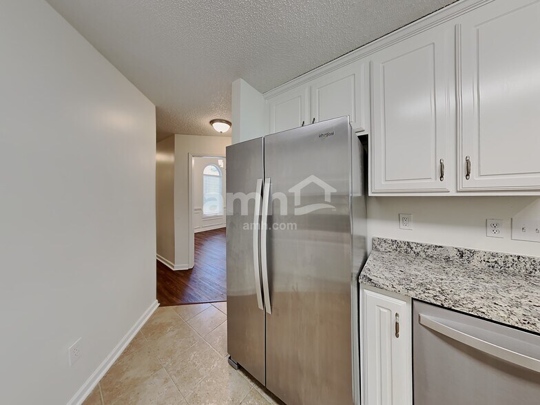 Building Photo - 361 Whitney Ln