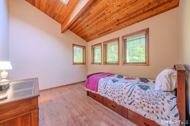 Building Photo - 278 Woodchuck Ln