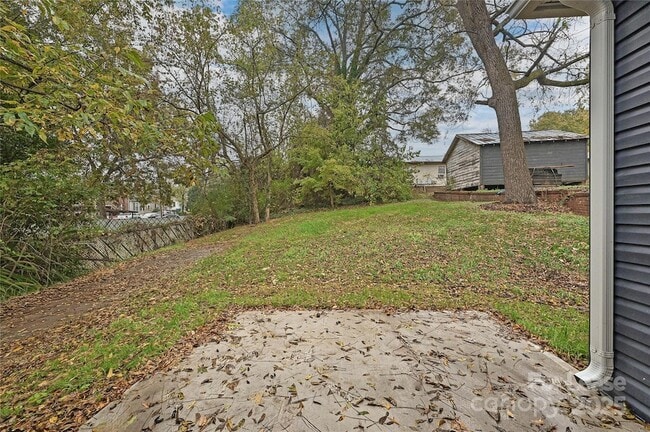 Building Photo - 117 W Henderson St