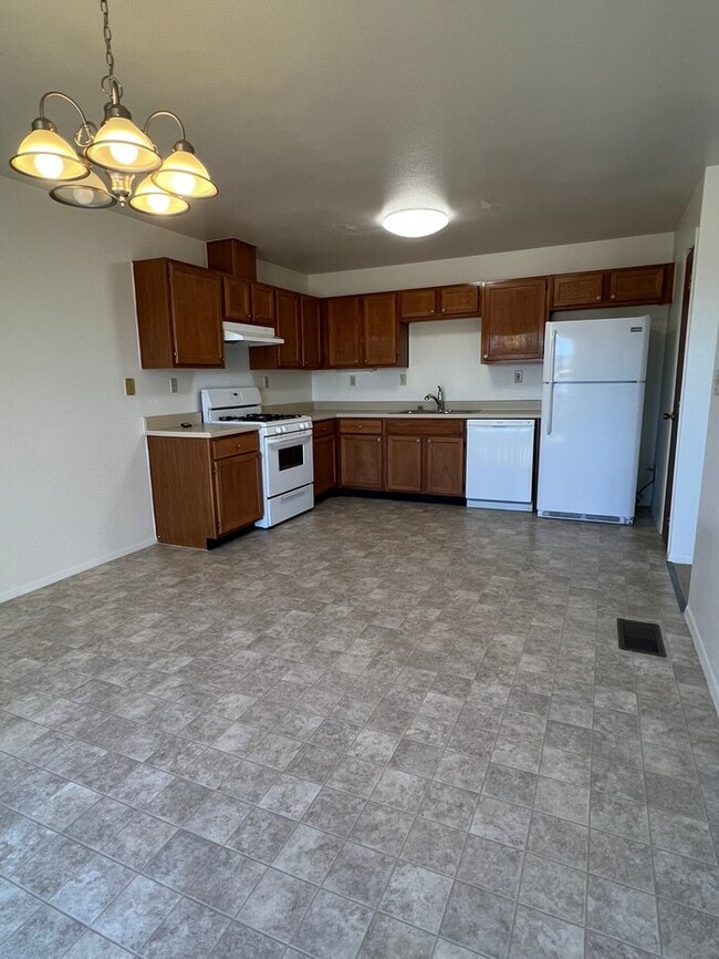 Building Photo - 1315 Dakota Dr