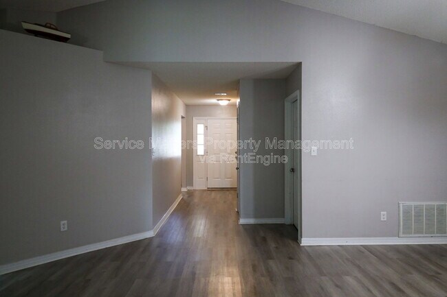 Building Photo - 5079 Cocoa Dr