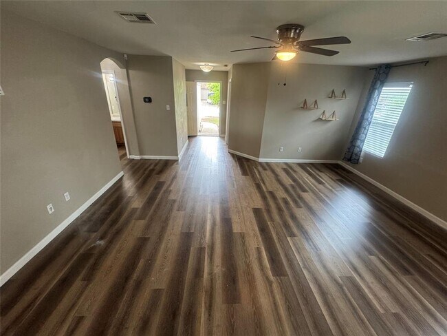 Building Photo - 108 Mesa Dr