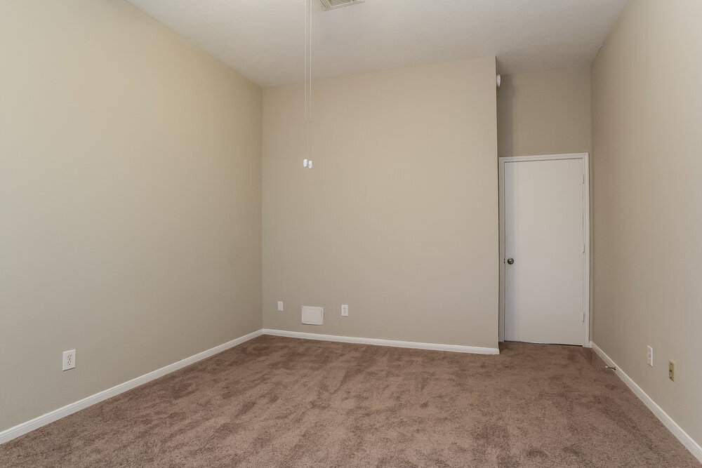Building Photo - 28906 Loddington St