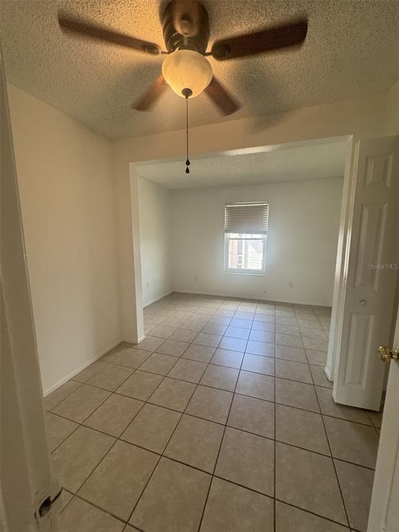 Building Photo - 828 Sky Lake Cir