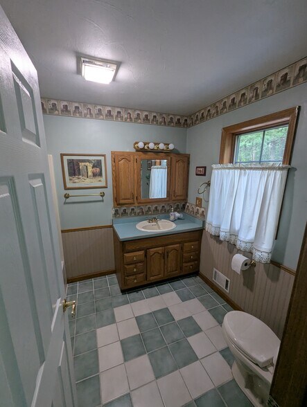 Building Photo - 3702 Dumont Rd