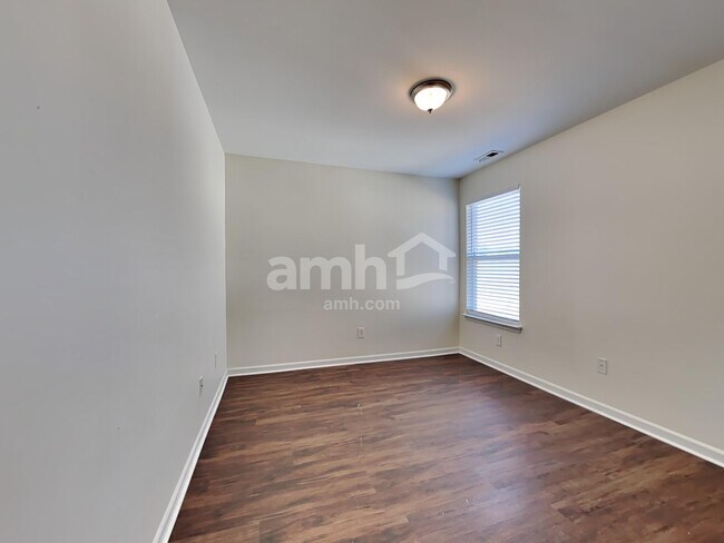 Building Photo - 321 Mossy Wood Rd