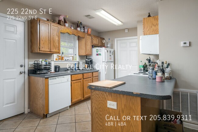 Building Photo - 225 22nd E St