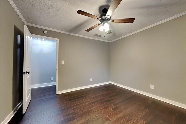 Building Photo - 3355 Hudson Ln